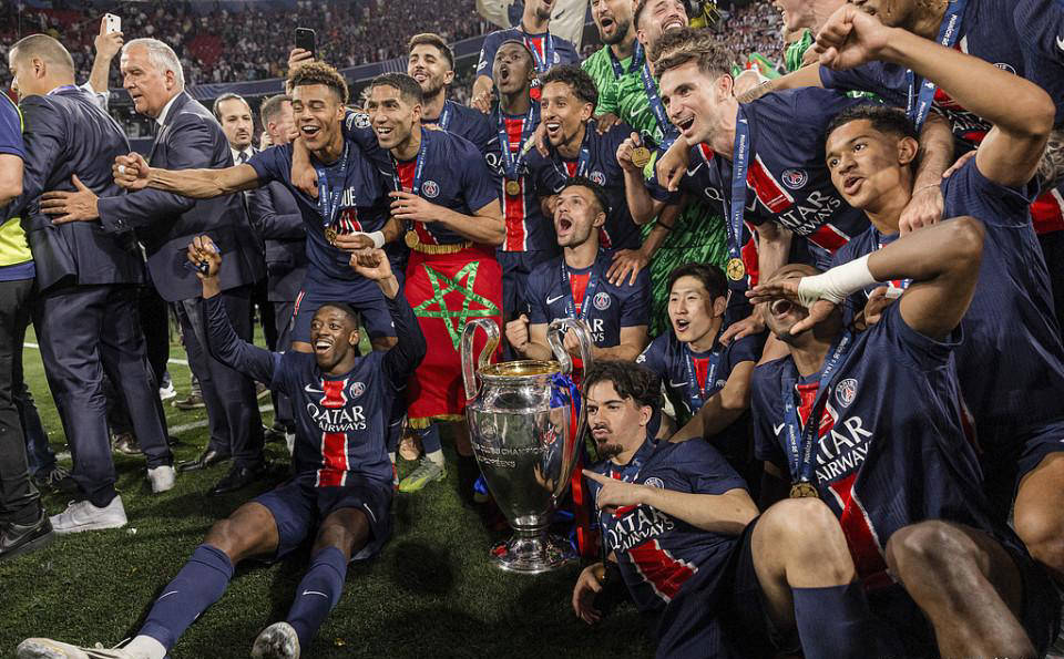 爱游戏-转会期瓦伦西亚防线松动：欧冠节点到来，震撼外界，年轻球员得到机会的简单介绍