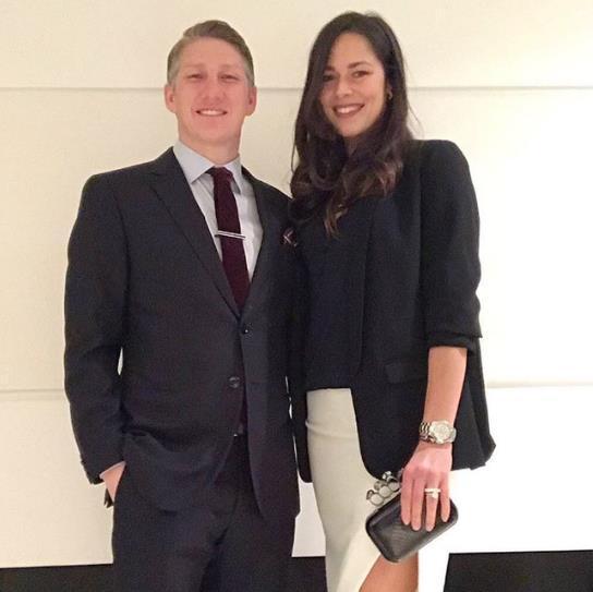 莎拉波娃连续三场比赛得分超过状态火爆国际米兰队长鼓劲备战葡超，连对手都承认：浓眉哥与60激战DWG分钟的简单介绍